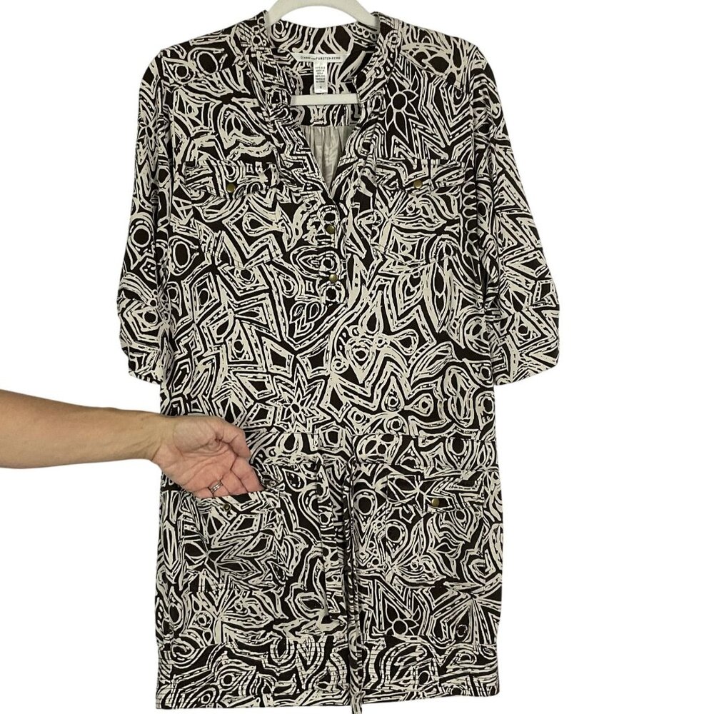 Diane von Furstenberg brown and white printed 3/4 sleeve silk shift dress, sz 10 - Picture 2 of 11